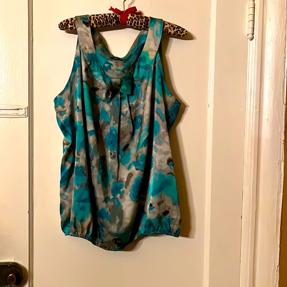 ZAC and RACHEL Beautiful multi tonal silky top with elasticized hem. perfect
